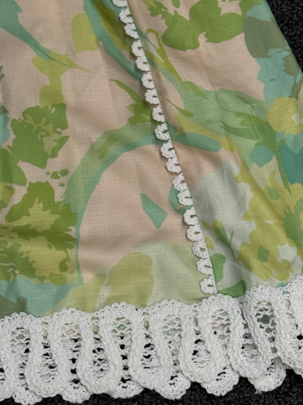 Brand New Green and Cream Floral Lace-Trim Mini Dress - Picture 3 of 8